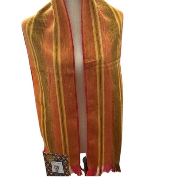 Beautiful alpaca scarf from Ecuador so soft and warm! - Picture 3 of 11